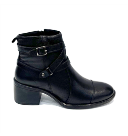 BOTA EM COURO