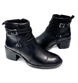 BOTA EM COURO