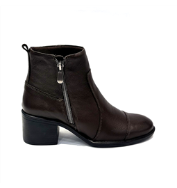 BOTA EM COURO