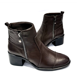 BOTA EM COURO