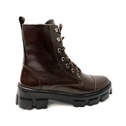BOTA EM COURO