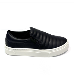 TENIS EM COURO